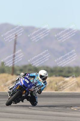 media/Oct-30-2025-Racers Edge (Thu) [[dabbdaf680]]/3-B Group/Session 4 Turn 16/